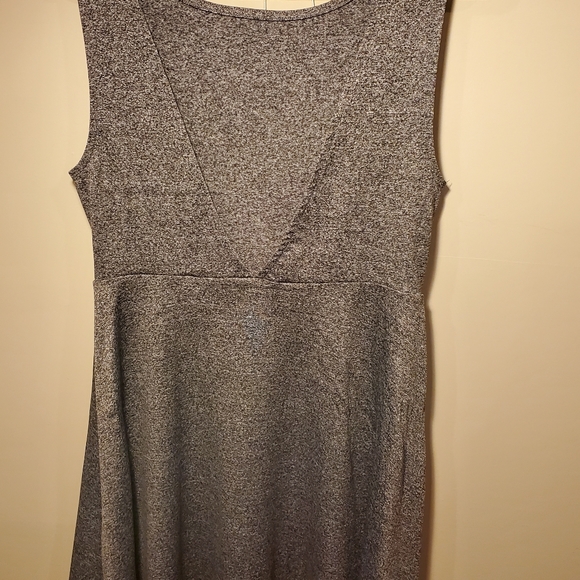 H&M Cute Mini Dress with Open Back - Picture 4 of 4